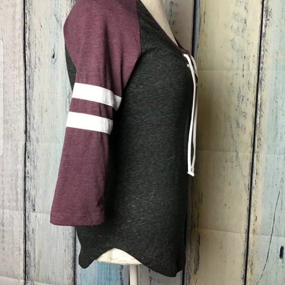 Harry Potter Ragland Gryffindor Front Tie Top (B) - Picture 7 of 8